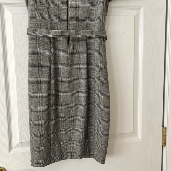 EXPRESS DRESS! - Picture 6 of 11